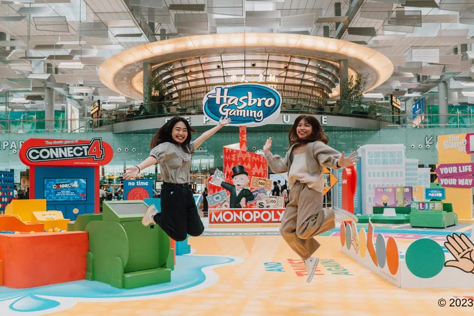 PERMAINAN GERGASI: Orang ramai boleh menikmati versi gergasi permainan klasik Hasbro Gaming seperti Monopoly, Hungry Hungry Hippos dan Twister sehingga 16 Julai di Terminal 3 Lapangan Terbang Changi.