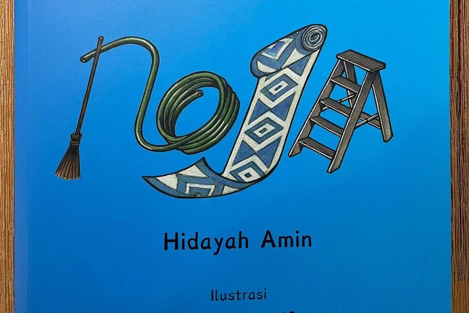 Buku kanak-kanak, ‘Kisah Noja’, menceritakan lebih lanjut tentang tugasan seorang noja masjid. Watak Noja diilhamkan berdasarkan noja sebenar, Allahyarham Mat Som Ahmad, yang meninggal dunia pada 2023. 