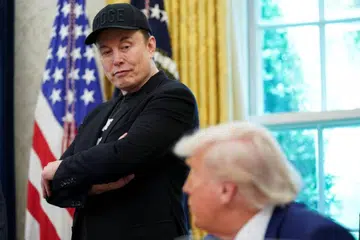Encik Elon Musk, Presiden Donald Trump, cukai