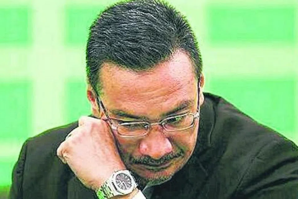 DATUK SERI HISHAMMUDDIN: Tidak dapat menahan sebak ketika mendengar luahan anggota keluarga penumpang pesawat MH370 kelmarin. - Foto NSTP