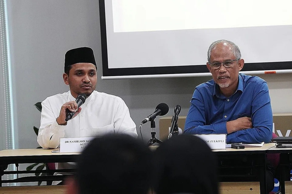 Menteri Bertanggungjawab bagi Ehwal Masyarakat Islam, Encik Masagos Zulkifli Masagos Mohamad (gambar atas).