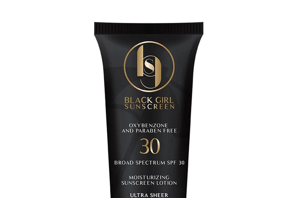 Black Girl Sunscreen SPF 30 dibuat khusus untuk orang berkulit gelap, yang juga penting untuk dilindungi daripada selaran matahari.
