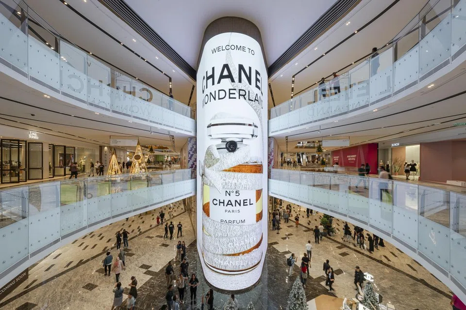 Pemandangan dalam pusat beli-belah The Exchange TRX di Kuala Lumpur, yang menjanjikan pengalaman beli-belah menarik buat pengunjung.