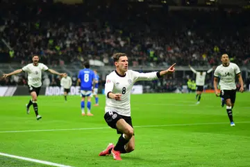 Pemain tengah Jerman, Leon Goretzka, meraikan jaringan kedua ke atas Italy dalam perlawanan pertama suku akhir Liga Negara-Negara pada 20 Mac. 