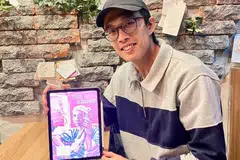 Encik Ahmad Ubaidillah Mohamed Khair menterjemah buku ‘Tok Sumang’ daripada bahasa Melayu ke bahasa Inggeris.