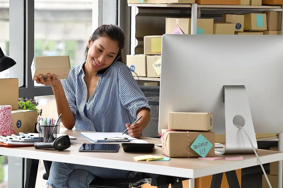 CABARAN BEKERJA SENDIRI: Kajian menunjukkan golongan bekerja sendiri lazimnya kurang bersedia menghadapi krisis kewangan berbanding syarikat besar. - Foto hiasan ISTOCK