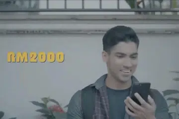 IKLAN JUDI RAYA CETUS KONTROVERSI: Iklan tular yang menggalak perjudian ini dan ditemakan dengan suasana Hari Raya kini sedang disiasat dengan pelakon-pelakonnya mendakwa tidak mengetahui iklan itu berbaur perjudian. - Foto TANGKAP LAYAR YOUTUBE