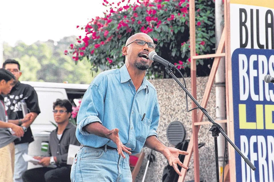 DULU ORANG SENI: Lut Ali sebelum ini giat dalam persembahan seni dan teater di Singapura. - Foto fail 