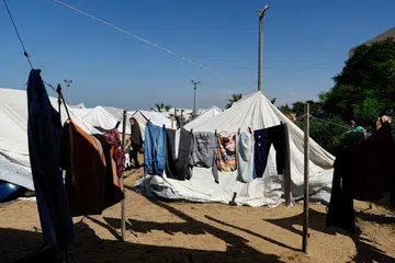 KEM PELARIAN: Kawasan penampungan pelarian Palestin yang dikendalikan oleh Agensi Bantuan dan Kerja Menyelamat (UNRWA) Pertubuhan Bangsa-Bangsa Bersatu (PBB) di Khan Younis Jaluran Gaza.   