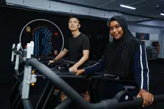 Cik Shahirah Arshad mula ke gim bersama suaminya, Encik Zhou Yansheng, pada pertengahan 2024 dan kini bersenam di sana sekitar tiga kali seminggu. 