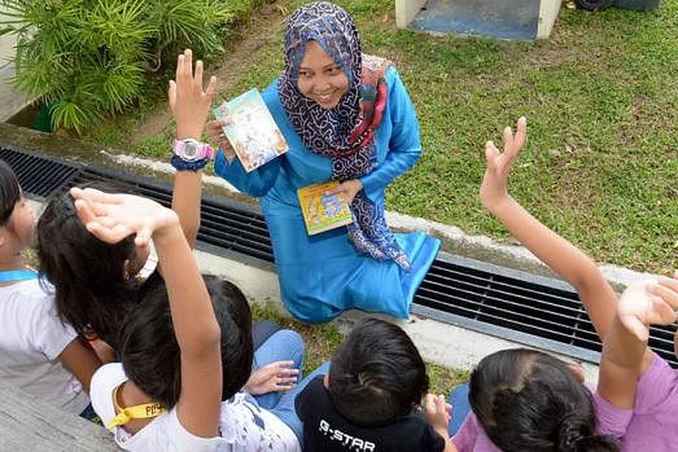 LEBIH SOKONGAN: Setiausaha Kehormat HGEF, Cik Haslinda, sangat menghargai sokongan tambahan daripada penderma dan sukarelawan. - Foto TUKIMAN WARJI