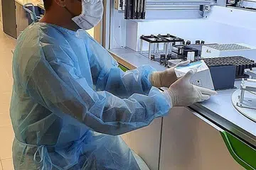 ENCIK RIDZWAN: Ikuti Latihan Pengujian Virus RNA berasaskan Molekul yang dibiayai SkillsFuture Singapore (SSG) awal bulan ini setelah mendapat tahu tentang kursus tersebut melalui e-mel. - Foto ihsan ENCIK RIDZWAN RAHMAD