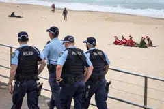 Pantai Bondi, Sydney, Australia, pengganasan, tembakan