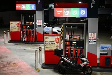 Harga minyak melonjak, kos hidup dijangka turut meningkat, S’pura, perang Iran