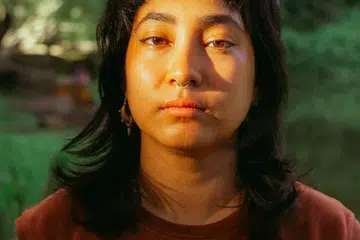 Tysha Khan, filem ringkas Buah, ekzema