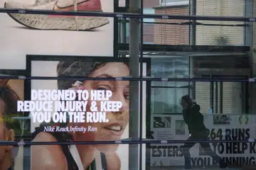 DIDAKWA TIDAK BAYAR GAJI PEKERJA: Nike  digesa bayar gaji para pekerja kilang pakaian di Kemboja dan Thailand, yang kehilangan gaji selepas penutupan kilang. 