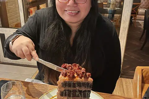 Cik Nurmadiha mencecah berat badan 114 kilogram pada 2022.