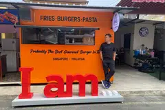 PULAU PINANG: I am… Culinary Hive Pte Ltd, yang terkenal dengan sajian Beef Burger lazatnya dan pernah membuka restoran I Am Cafe di North Bridge Road, telah buka cawangan baru di Georgetown, Pulau Pinang pada 11 November.