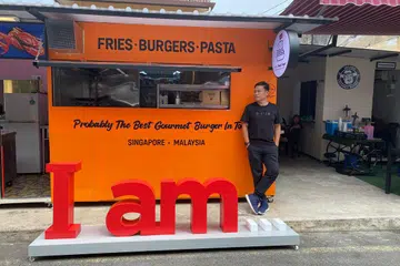 PULAU PINANG: I am… Culinary Hive Pte Ltd, yang terkenal dengan sajian Beef Burger lazatnya dan pernah membuka restoran I Am Cafe di North Bridge Road, telah buka cawangan baru di Georgetown, Pulau Pinang pada 11 November.