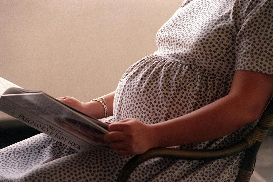 Wanita hamil perlu mencapai Indeks Jisim Tubuh (BMI) yang optimum, mengambil makanan seimbang yang ditambah dengan asid folik, bersenam dengan kerap dan menjauhi tabiat berbahaya seperti merokok.