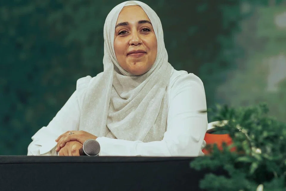 Cik Yasmin Mogahed, pendakwah dari Amerika Syarikat dan ahli psikologi.