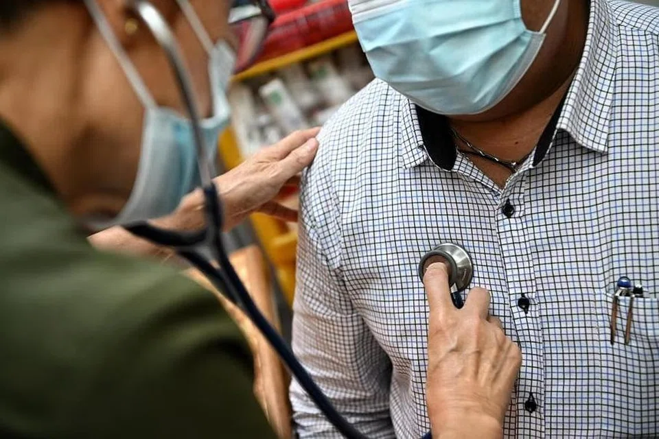 Menurut Kementerian Kesihatan (MOH), pegawai kesihatan yang salah laku juga akan dirujuk kepada badan pemerhati profesional masing-masing untuk tindakan lanjut.