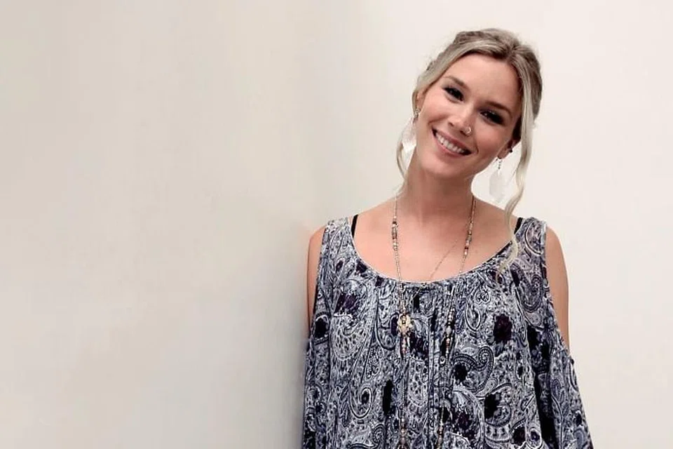 MAHU BEBAS BERKARYA: Penyanyi dan penulis lirik Inggeris, Joss Stone, berpuas hati kerana dapat menghasilkan karya mengikut kemahuannya sendiri selepas berpisah dengan EMI setelah membayar syarikat rakaman itu AS$9 juta.