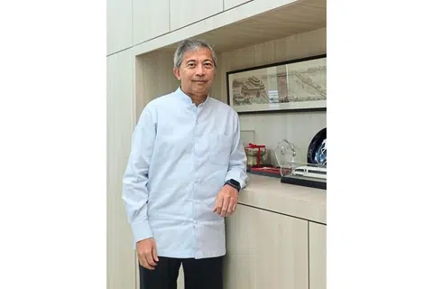 ENCIK MIRZAN MAHATHIR: Ahli perniagaan dan anak kepada mantan perdana menteri Malaysia, Dr Mahathir Mohamad.
