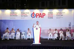 Menteri Kanan, Encik Teo Chee Hean berucap di rapat pilihan raya umum Parti Tindakan Rakyat (PAP) untuk GRC Punggol di Sekolah Menengah Yusof Ishak pada 26 April.