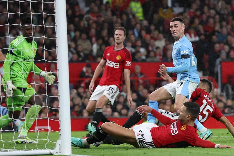 KALAH ‘DERBY’ MANCHESTER: Manchester United tersungkur mudah 3-0 dalam ‘derby’ dengan Manchester City juga di Old Trafford.