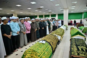 Nahas bas ngeri, 15 pelajar uni korban, Perak