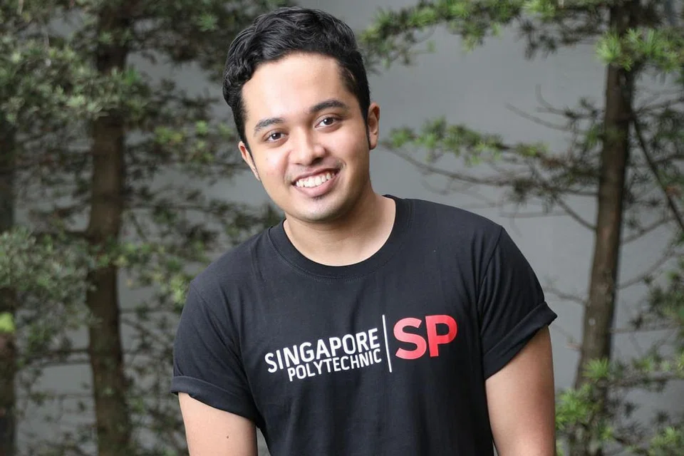 MAHU BINA SYARIKAT SENDIRI: Yakin bidang seni bina landskap akan terus berkembang di Singapura, Encik Izwan Shah Mohamed Ismail bercita-cita tubuhkan syarikat sendiri suatu hari nanti. - Foto BM oleh ONG WEE JIN