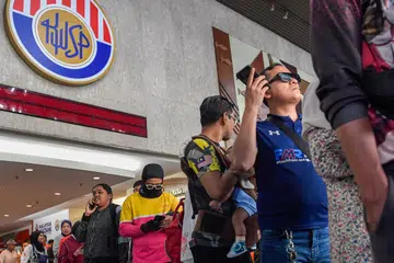 Kumpulan Wang Simpanan Pekerja (KWSP) melancarkan Panduan Belanjawanku 2024/2025 dan Rangka Kerja Kecukupan Pendapatan Persaraan (RIA1) bagi membolehkan ahli menetapkan sasaran simpanan mengikut gaya hidup dan aspirasi persaraan berbeza.