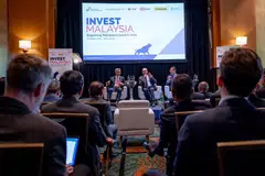 TARIK PELABUR: Perdana Menteri Malaysia, Datuk Seri Anwar Ibrahim, mengadakan pertemuan dengan 200 delegasi di Invest Malaysia di New York, Amerika Syarikat, bagi berkongsi peluang pelaburan di Malaysia pada Khamis. 