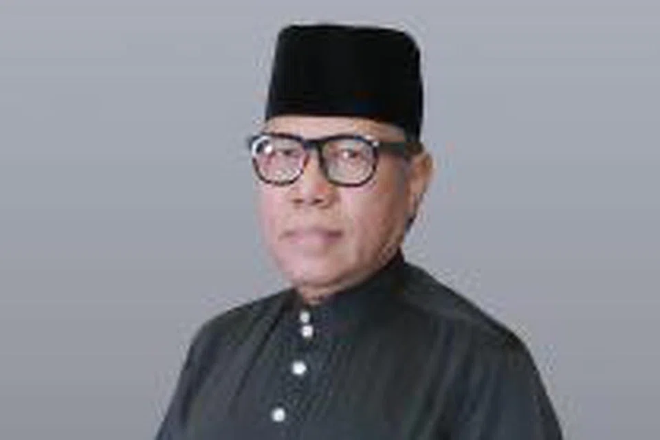Datuk Abdul Rashid Asari menjadi Ahli Dewan Undangan Negeri pertama dari Parti Pribumi Bersatu Malaysia (Bersatu) di Selangor yang mengumumkan sokongan kepada kepimpinan Menteri Besar, Datuk Seri Amirudin Shari, dan Kerajaan Perpaduan pada 6 Mac.