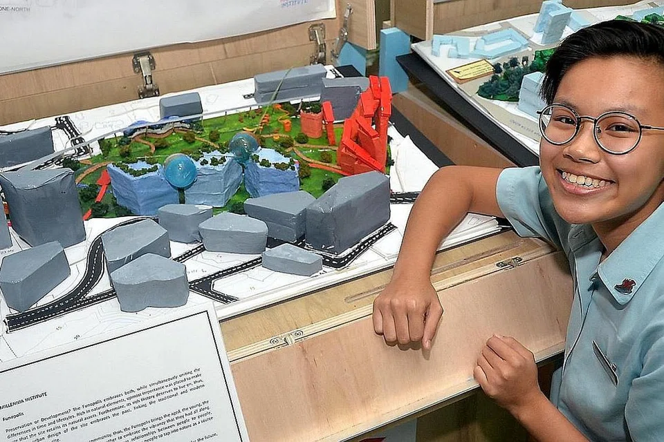 KREATIVITI MENGALIR TANPA SEKATAN: Walaupun bukan pelajar seni bina atau perancangan bandar, pasukan 10 pelajar dari Institut Millennia, yang termasuk Cik Yasmin Mohd Sani, muncul sebagai antara tiga pasukan terbaik dalam Cabaran bagi Bandar dan Pembinaan Alam Sekitar (Cube) 2016 anjuran URA. - Foto KHALID BABA
