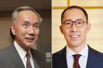 Taikun hartanah Singapura, Encik Robert Ng (kiri), bersama tiga anaknya, termasuk Encik Daryl Ng, telah mengisytiharkan bahawa mereka merupakan ahli badan perundangan atau organisasi politik asing.
