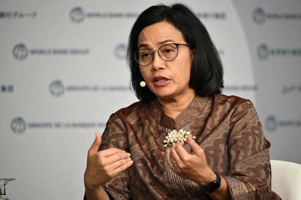 Menteri Kewangan Indonesia, Cik Sri Mulyani Indrawati, menyatakan warga Indonesia masih menikmati harga subsidi yang agak stabil walaupun terdapat perubahan.
