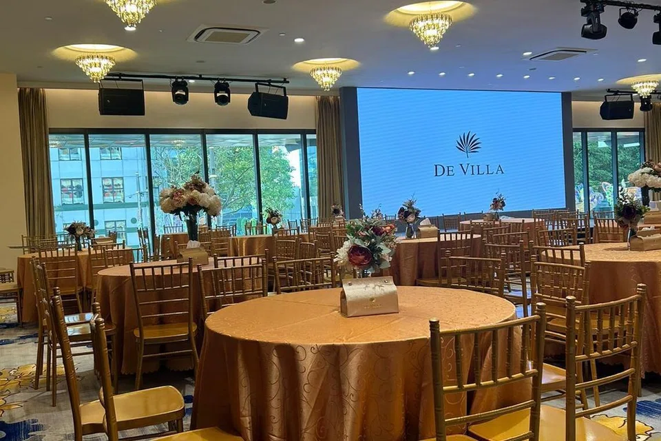 Ruang makan yang selesa di dewan De Villa.