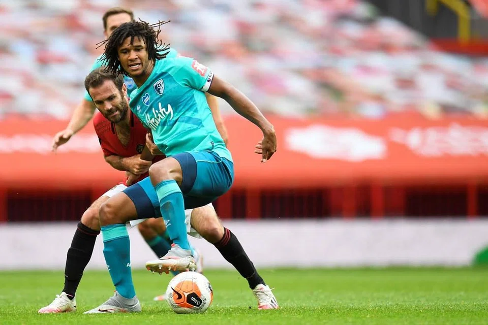 NATHAN AKE ( BOURNEMOUTH) depan. - Foto REUTERS