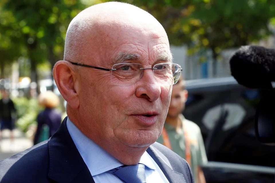 MICHEL VAN PRAAG: Presiden Persatuan Bola Sepak Belanda ini calon utama bagi pemilihan presiden baru Uefa September ini. - Foto REUTERS