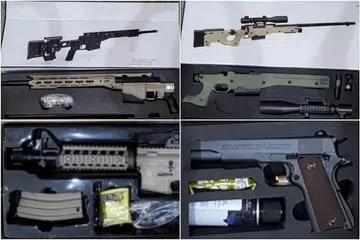 DIRAMPAS: Sebanyak 47 pistol angin berserta peralatannya dirampas polis pada 13 Januari setelah polis mengesan seorang lelaki yang telah mengimport senjata itu ke Singapura. - Foto PASUKAN POLIS SINGAPURA