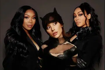 Gabungan (dari kiri) Brandy, Ariana Grande dan Monica, tiga penyanyi hebat dalam satu lagu, ‘The Boy is Mine’. 