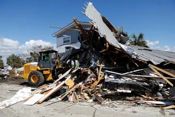 Rumah-rumah di pantai Keaton, Florida, Amerika Syarikat  musnah akibat taufan Helene yang melanda Florida pada 29 September.