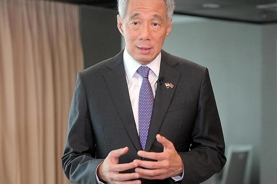 PM LEE HSIEN LOONG: Berkata dalam akuan berkanun beliau tidak bersedia ditakut-takutkan kerana tuduhan adik-beradiknya tidak berasas.