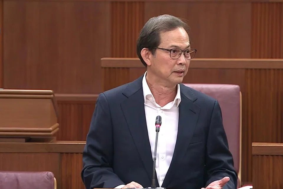 Anggota Parlimen Tanpa Kawasan Undi (NCMP) Parti Kemajuan Singapura (PSP), Encik Leong Mun Wai, bertanya bila pemerintah akan mengkaji semula model klasifikasi Cina-Melayu-India-Lain-Lain (CMIO) dan bagaimana semakan sedemikian akan diambil.