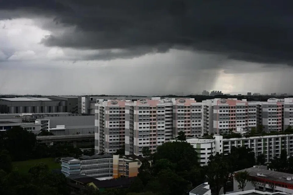 Hujan disertai ribut petir dijangka melanda sebahagian kawasan Singapura pada beberapa hari dalam dua minggu pertama Julai.