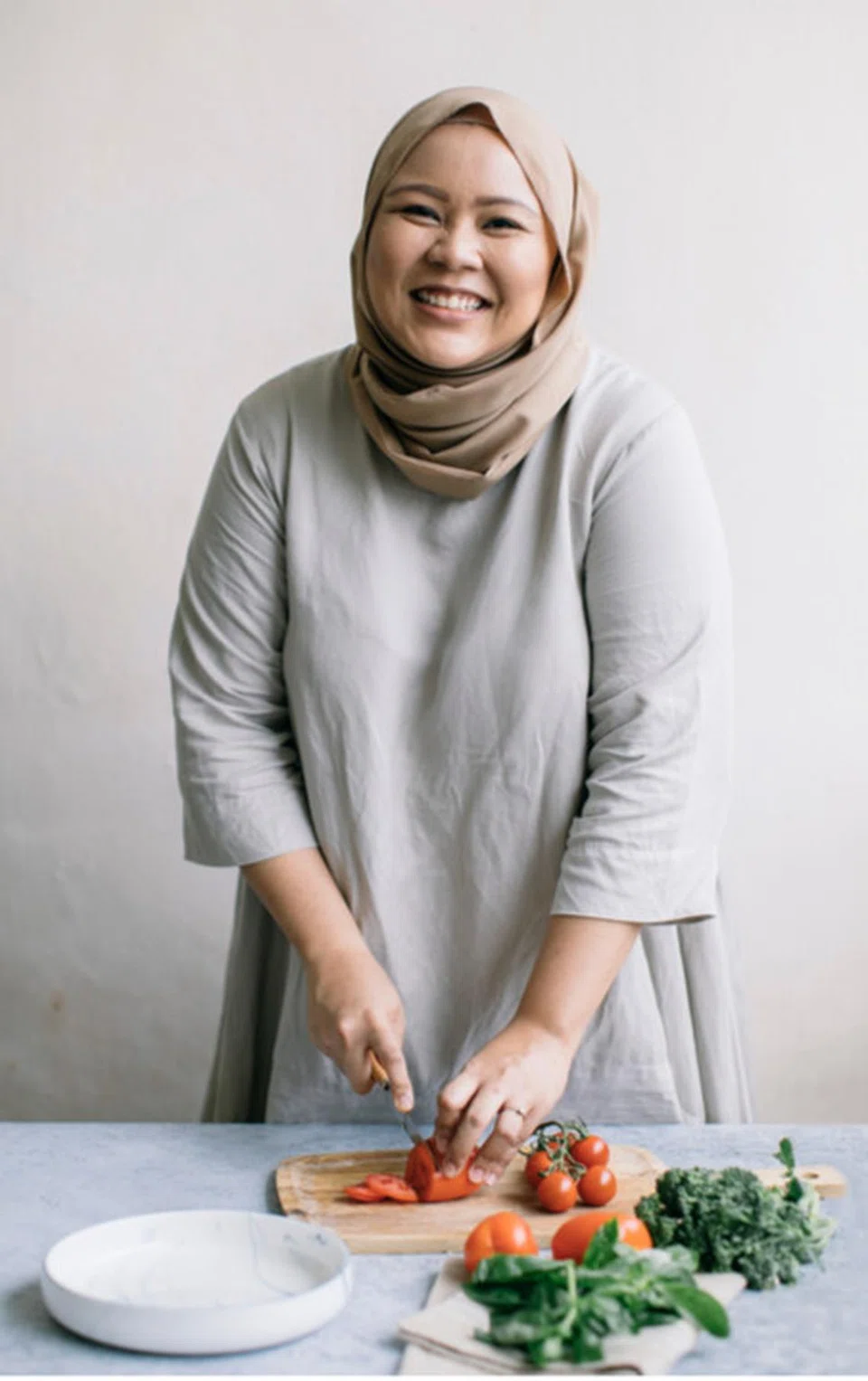 Jurufoto dan pencipta kandungan makanan Singapura, Shamsydar Ani, berpendapat bahawa pencipta kandungan baru harus terbuka untuk meningkatkan kemahiran mereka. 