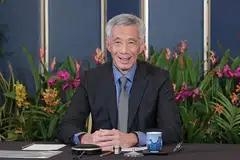 "Seperti yang saya katakan semasa Rapat Hari Kebangsaan baru-baru ini, kita harus terus bersifat terbuka dan menerima kehadiran warga asing. Jika kita bersifat tertutup dan menentang mereka, ini akan memusnahkan kita sebagai sebuah hab global serta menjejas pelaburan dan pekerjaan kita." - Perdana Menteri, Encik Lee Hsien Loong menerusi laman Facebook beliau semalam.