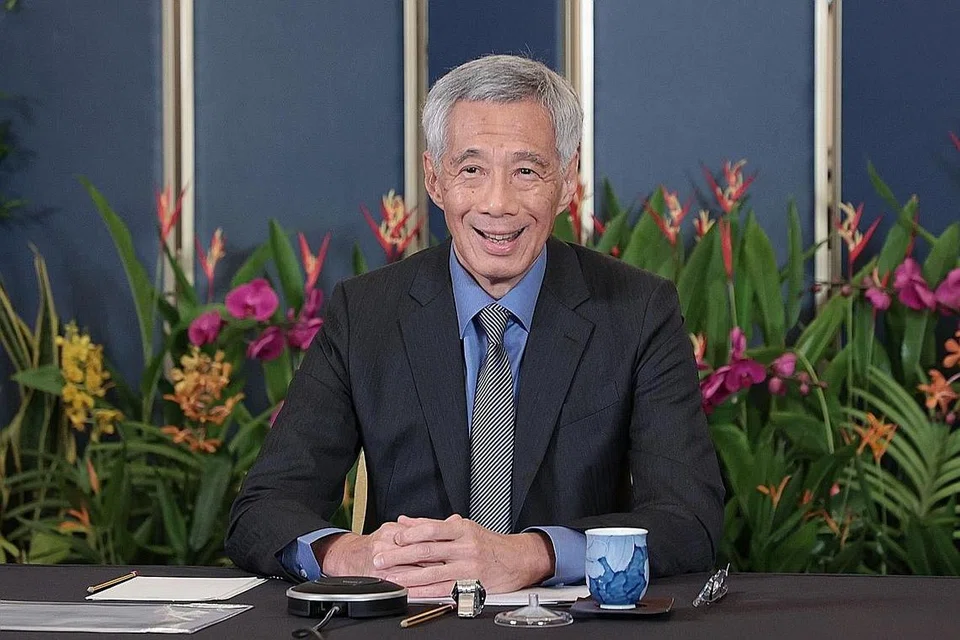 "Seperti yang saya katakan semasa Rapat Hari Kebangsaan baru-baru ini, kita harus terus bersifat terbuka dan menerima kehadiran warga asing. Jika kita bersifat tertutup dan menentang mereka, ini akan memusnahkan kita sebagai sebuah hab global serta menjejas pelaburan dan pekerjaan kita." - Perdana Menteri, Encik Lee Hsien Loong menerusi laman Facebook beliau semalam.